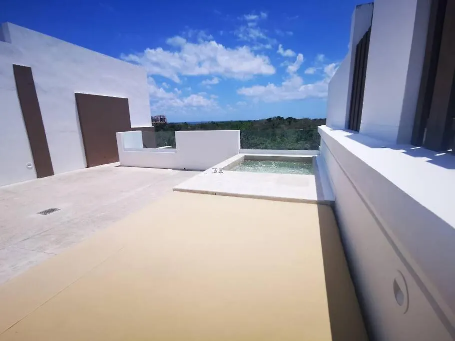 4 Bed/3Bath Penthouse Lorena Ochoa-Corasol Playa del Carmen Appartement