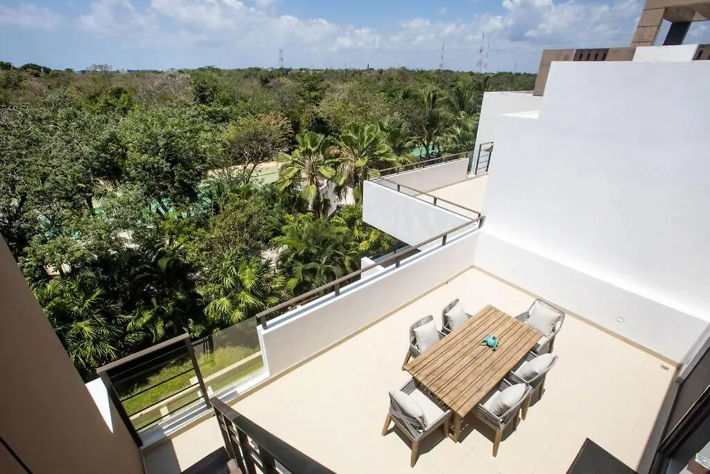 4 Bed/3Bath Penthouse Lorena Ochoa-Corasol Playa del Carmen 0*,  Mexique